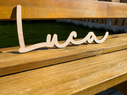 Kinderkamer decoratie houten naamboordje met naam "Luca"